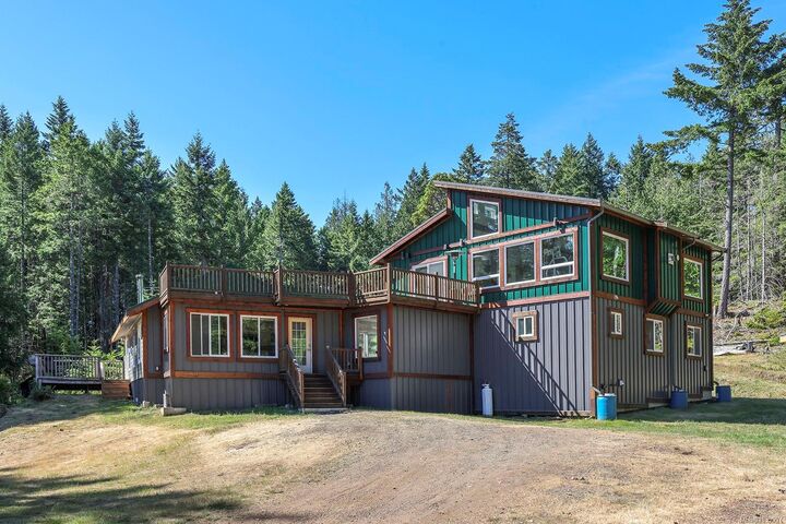 Property Photo: 8400 Owl Cres BC V0R 1T0