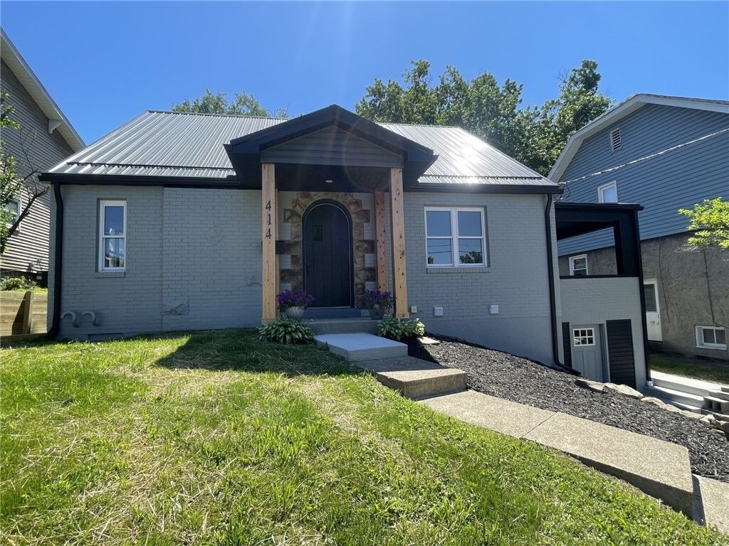 Property Photo:  414 Argonne Dr  PA 15068 