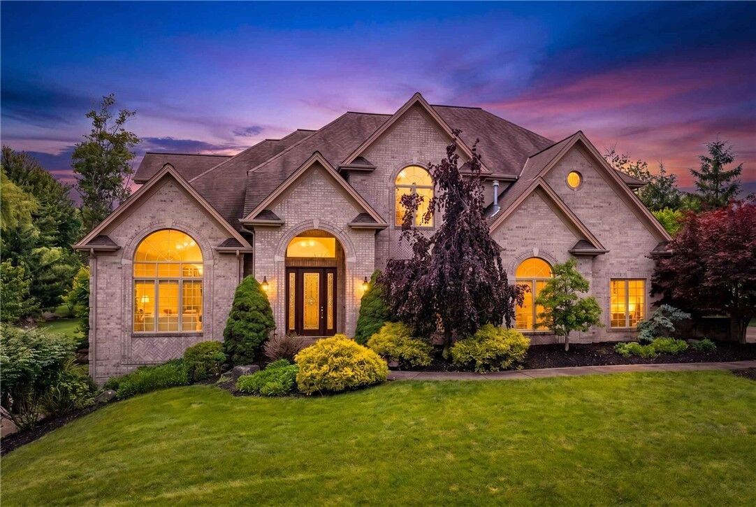 Property Photo: 2114 N Villa Ct PA 15044