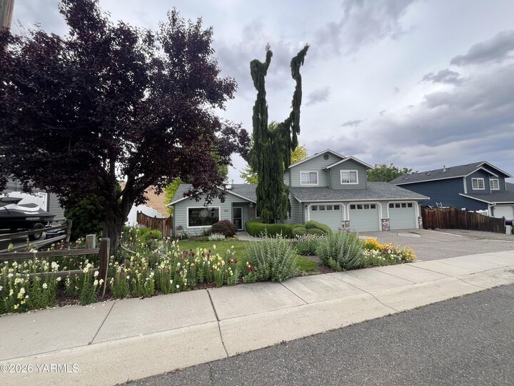 Property Photo:  1603 W Orchard Ave  WA 98942 