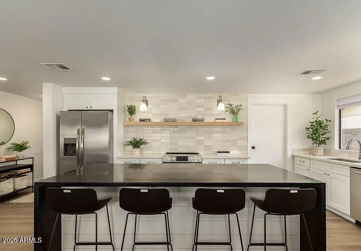 Property Photo: 1936 W Devonshire Street AZ 85201