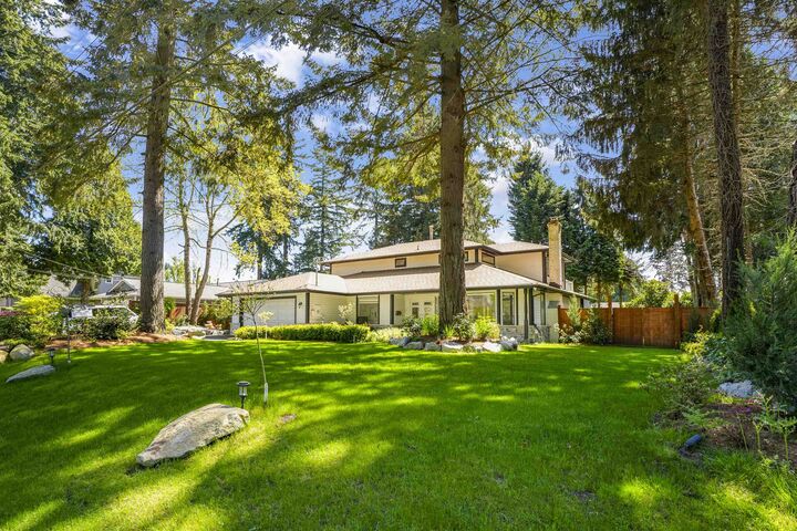 Photo de la propriété:  13846 18 Avenue  BC V4A 1W4 
