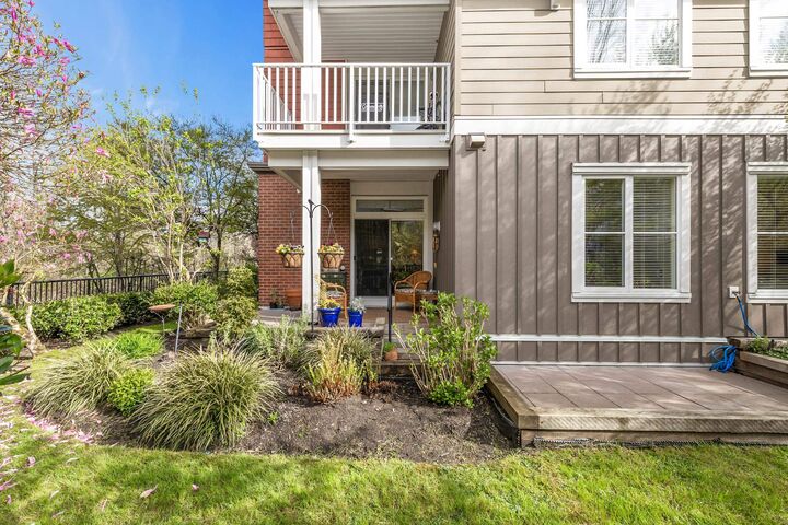 Property Photo: 12283 224 Street 107 BC V2X 8Z3