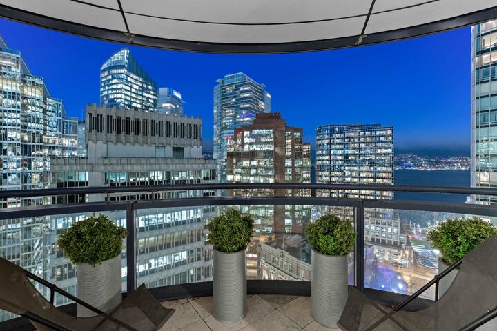 838 W Hastings Street 1607 — photo 1