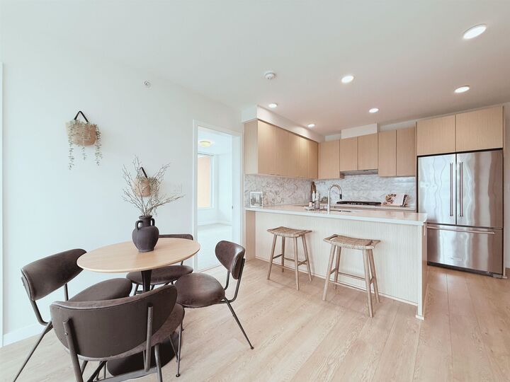 Property Photo:  530 Whiting Way 1706  BC V3J 0J4 