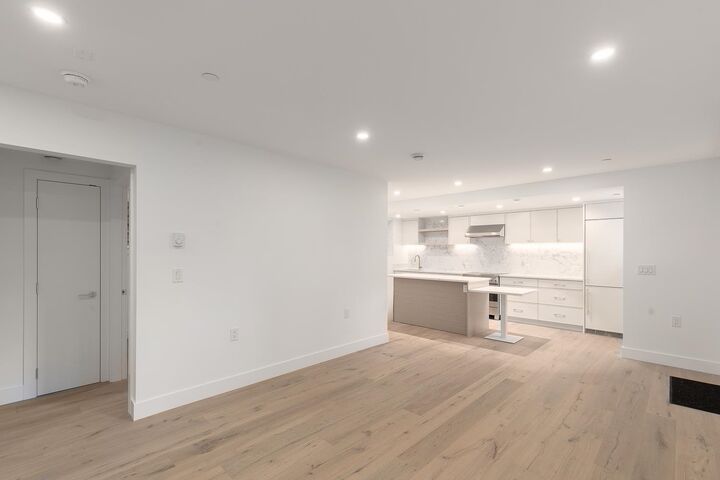 Property Photo: 460 E 17th Avenue BC V5V 1B1