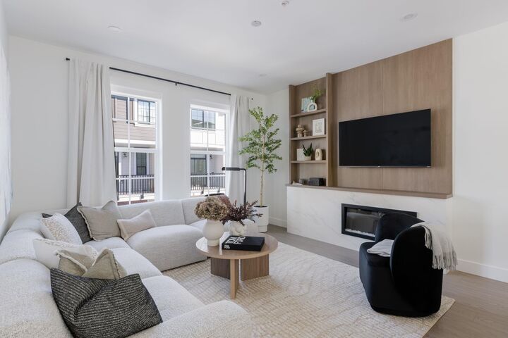 20650 78 Avenue 38 — photo 1