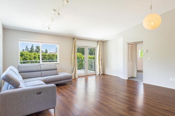 Property Photo: 5714 Trail Avenue BC V0N 3A0