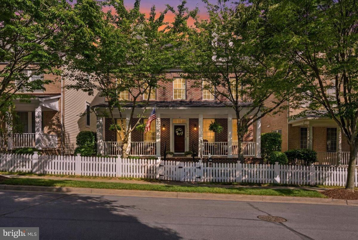 Property Photo:  1006 Heritage Fields Avenue  MD 20850 
