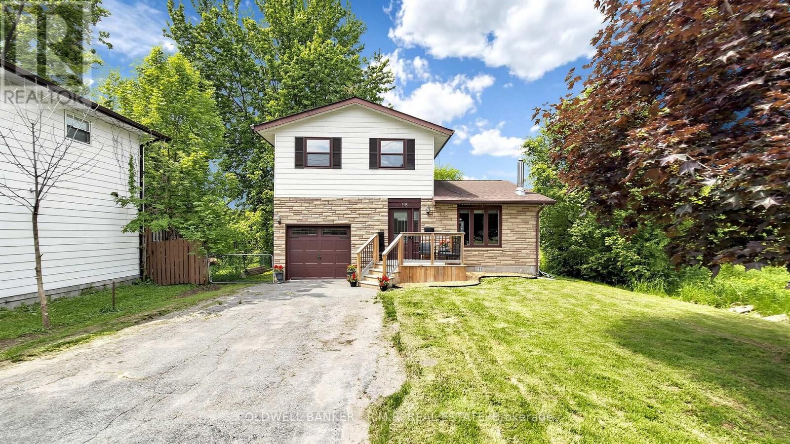 Property Photo:  98 Metro Road South  ON L4P 1W2 