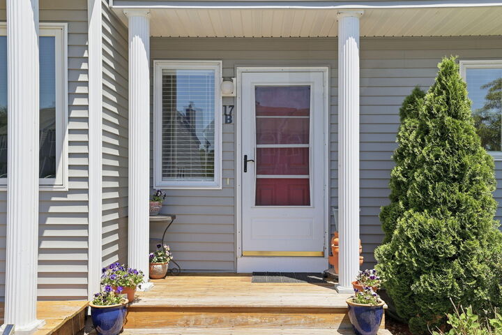 Property Photo:  2743 Cranberry Highway Apt 17B  MA 02571 