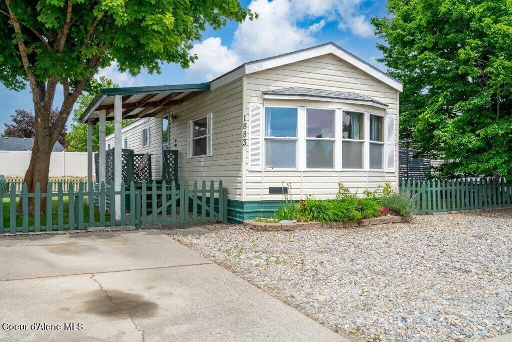 Property Photo: 1883 W Windermere Ave ID 83815