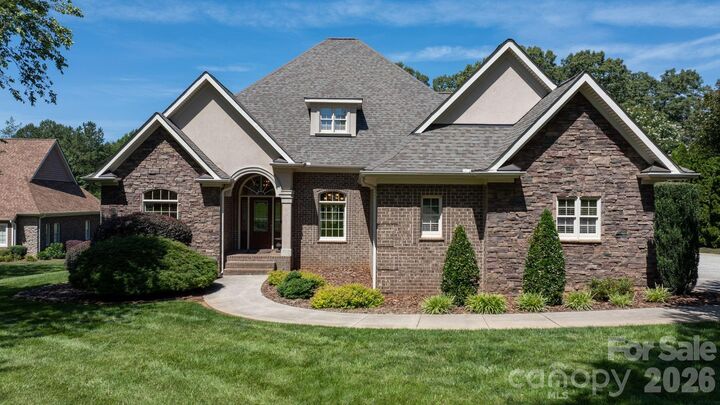 Property Photo:  1055 Catawba Greens Drive  NC 28658 