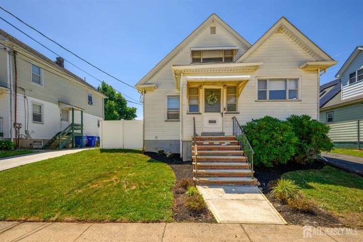 Property Photo: 10 Beechwood Place NJ 08902