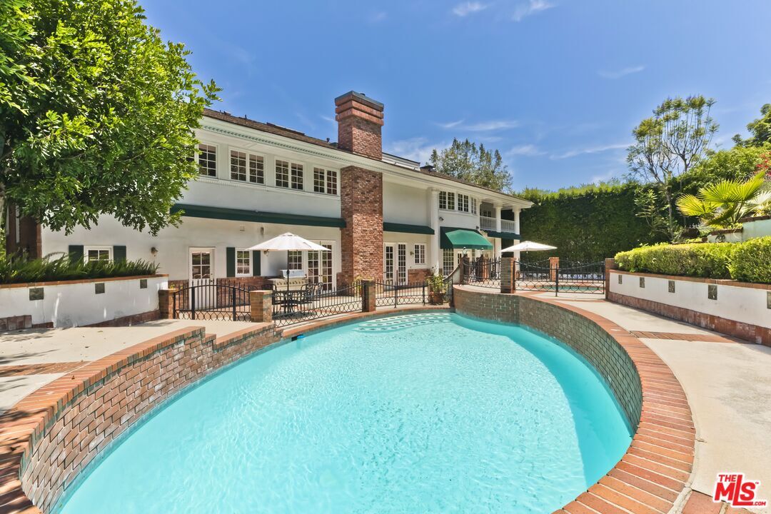 Property Photo: 1255 Benedict Canyon Dr CA 90210