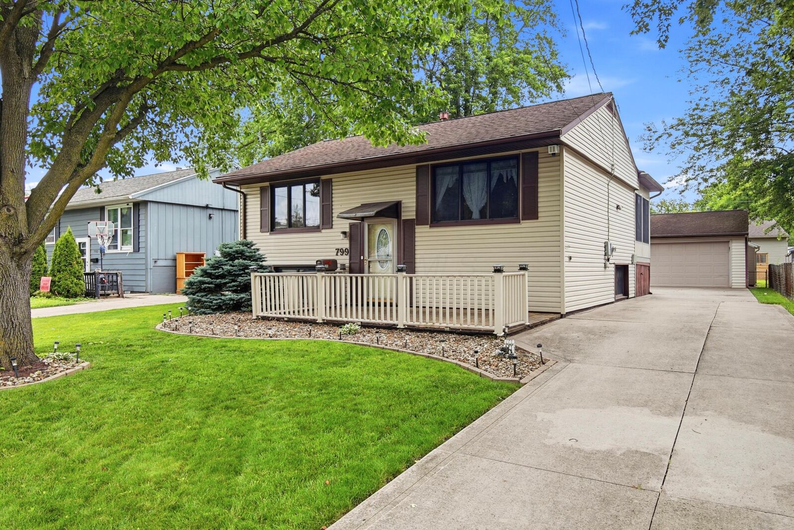 Property Photo:  799 Vancouver Drive  OH 43302 