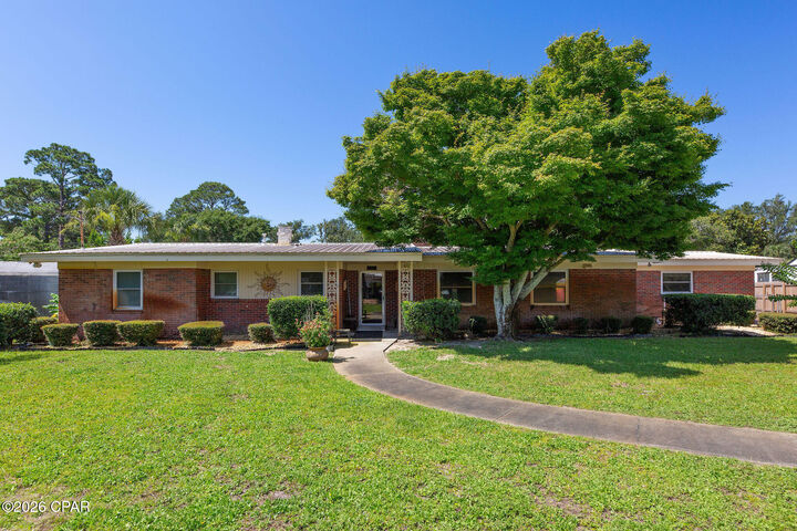 Property Photo:  405 Bay Shore Drive  FL 32407 
