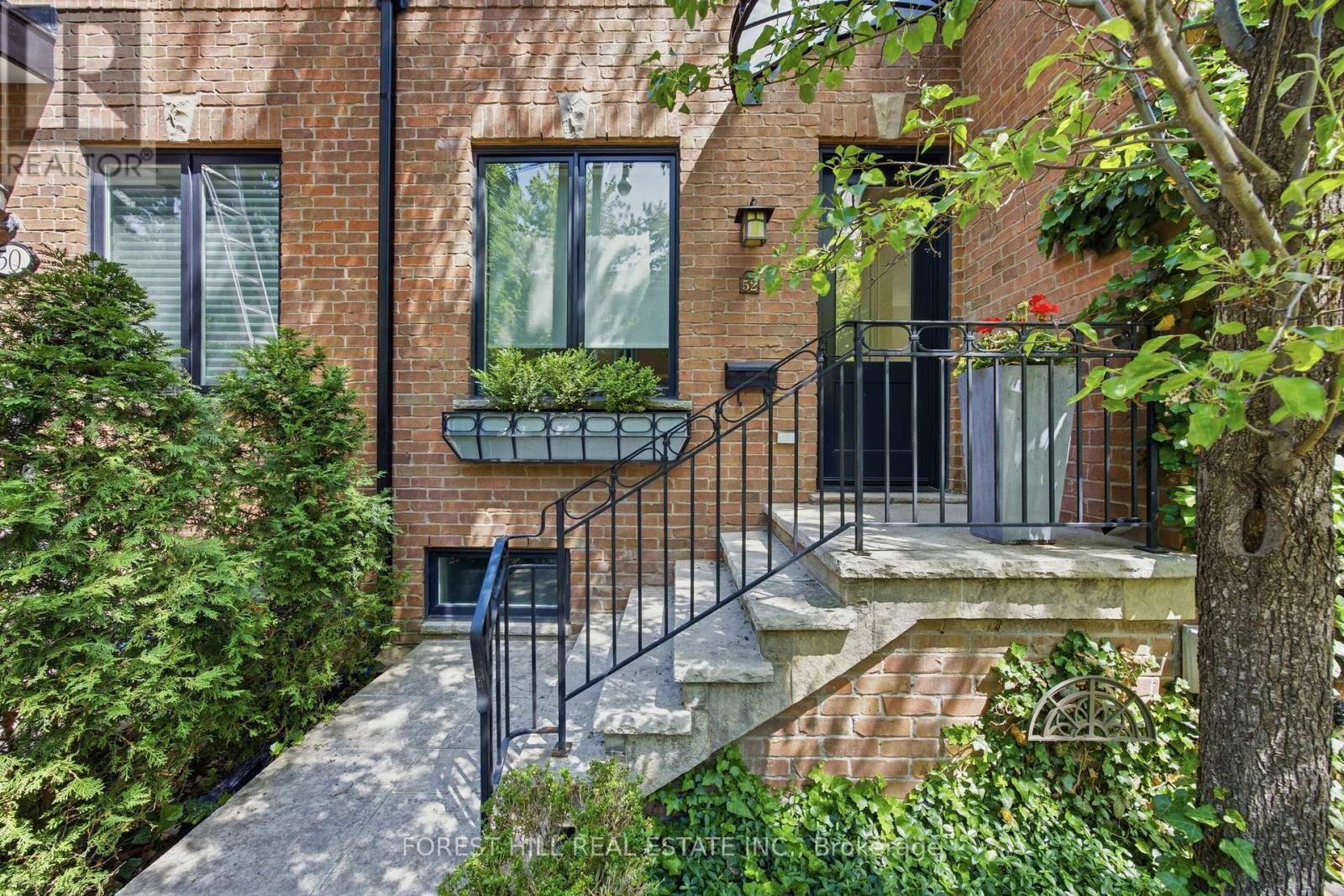 Property Photo:  52 Shaftesbury Avenue  ON M4T 1A2 