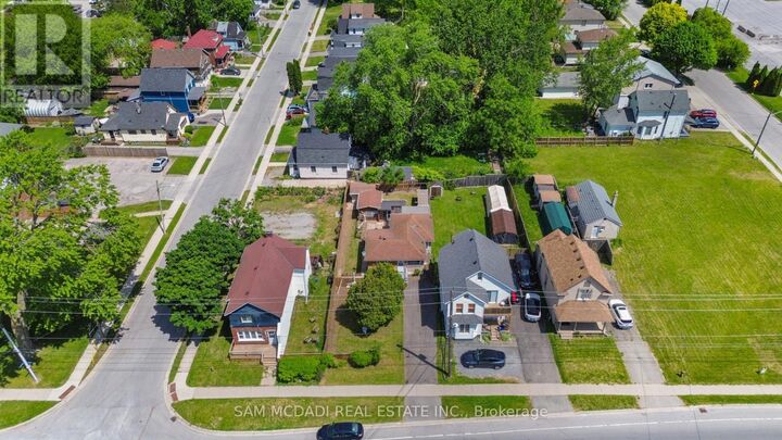 Property Photo:  5717 Dunn Street  ON L2G 2N8 