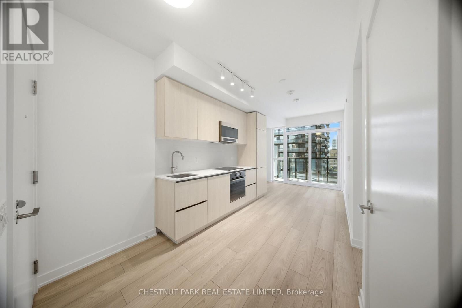 Property Photo: 110 Broadway Avenue 1113S ON M4P 1V7