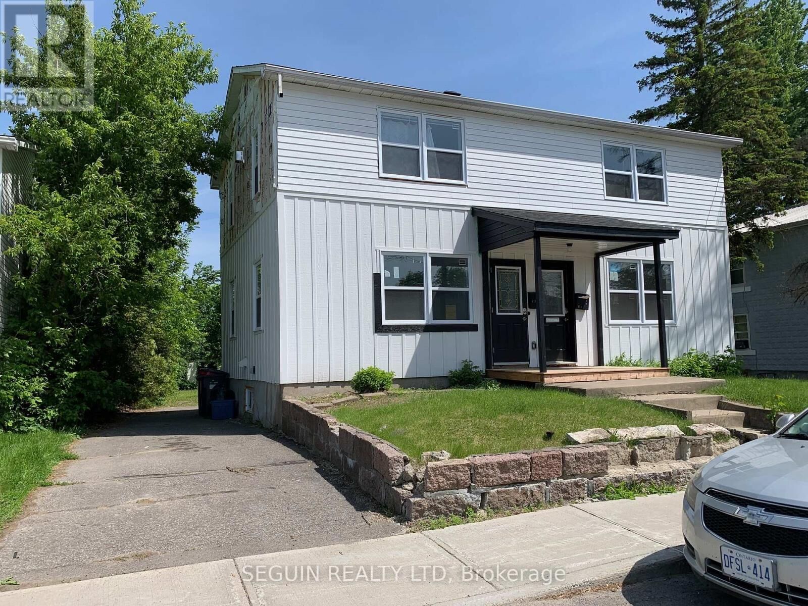 Property Photo:  471-473 Emerald Street  ON K6A 1S5 