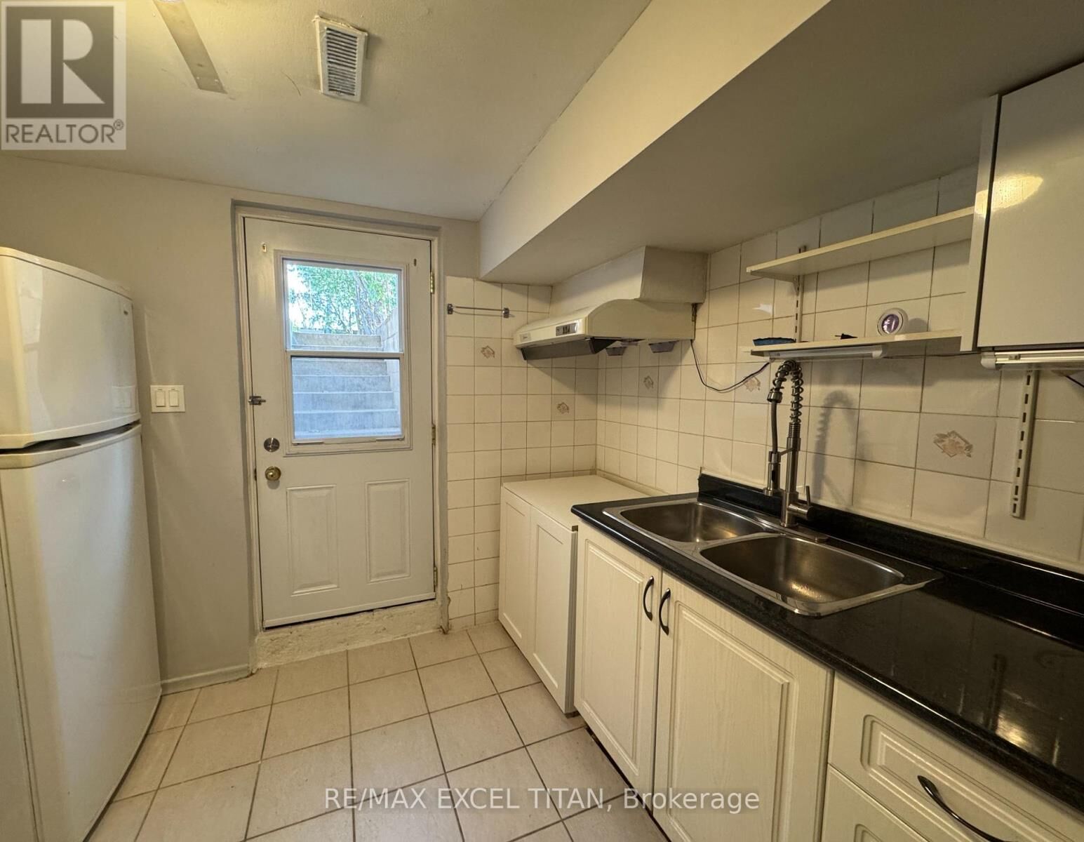 Photo de la propriété:  251 Shawnee Circle Bsmt  ON M2H 2Y3 