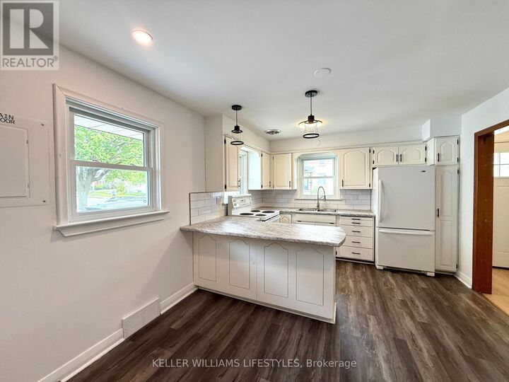 Property Photo: 206 Wellington Street South ON N4X 1B4