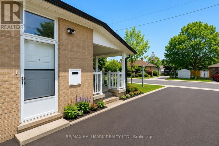 Property Photo: 338 Demaine Crescent ON L4C 2W5