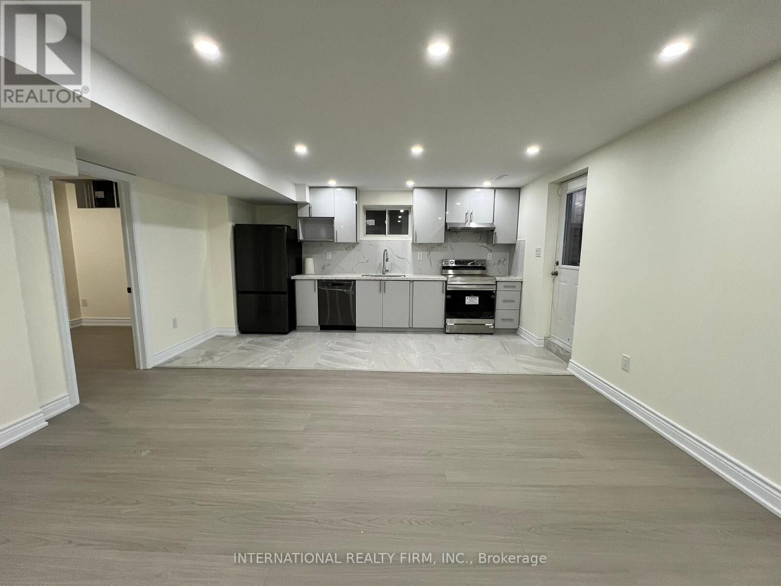 Property Photo: 216 Wesmina Avenue ON L4A 5A2