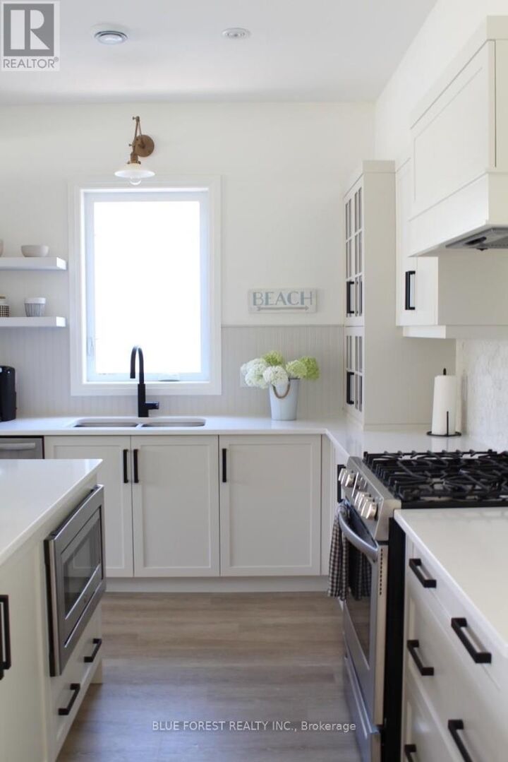 Property Photo:  457 George Street  ON N5L 0B1 