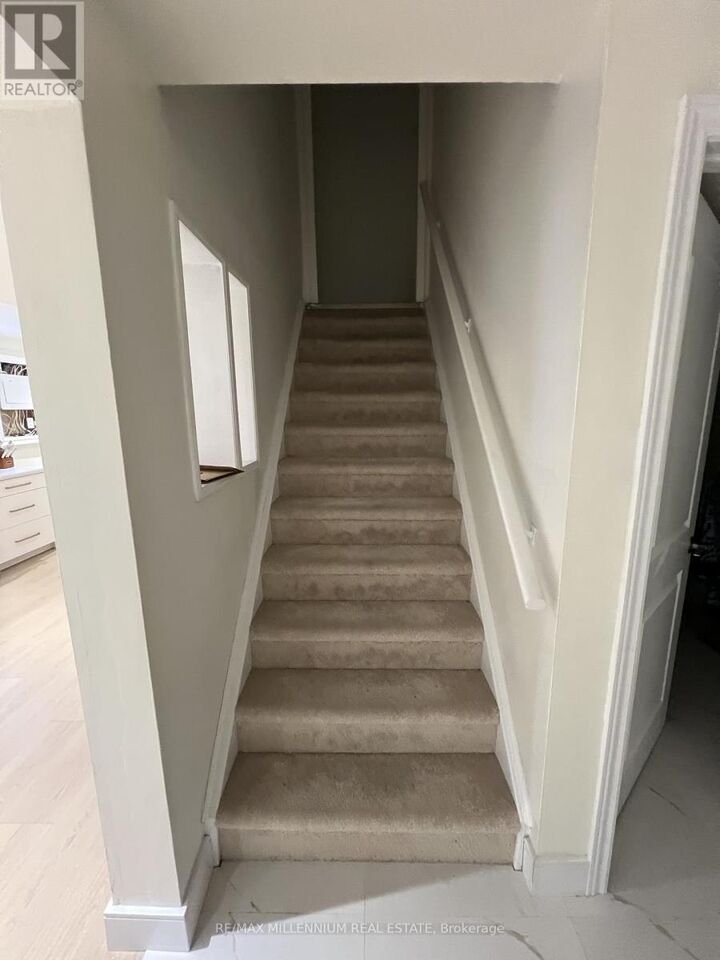 Property Photo: 5988 Sidmouth Street ON L5V 2Z5
