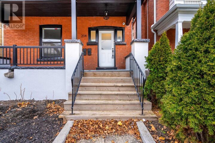 Property Photo:  204 Balsam Avenue South  ON L8M 3B8 