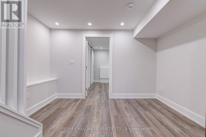 Property Photo:  924 Broadview Avenue B  ON M4K 2R1 