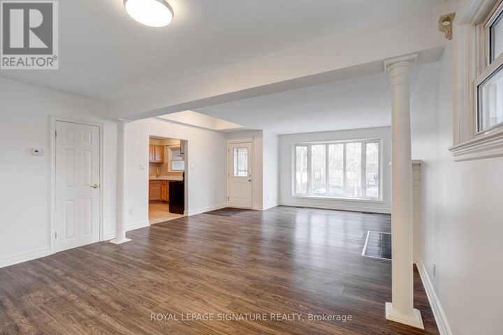Property Photo:  22 Drury Lane Main  ON L4M 3C6 