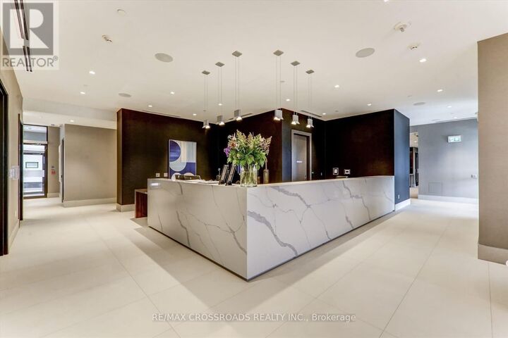Property Photo:  2550 Simcoe Street North 1021  ON L1L 0R5 
