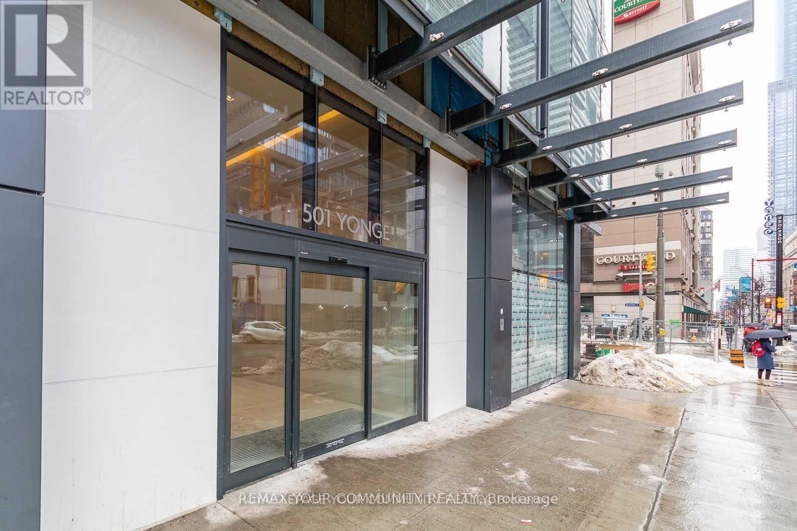 Property Photo: 501 Yonge Street 4802 ON M4Y 0H2