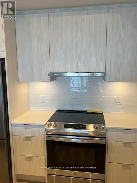 Property Photo: 430 Square One Drive 4710 ON L5B 3Y1