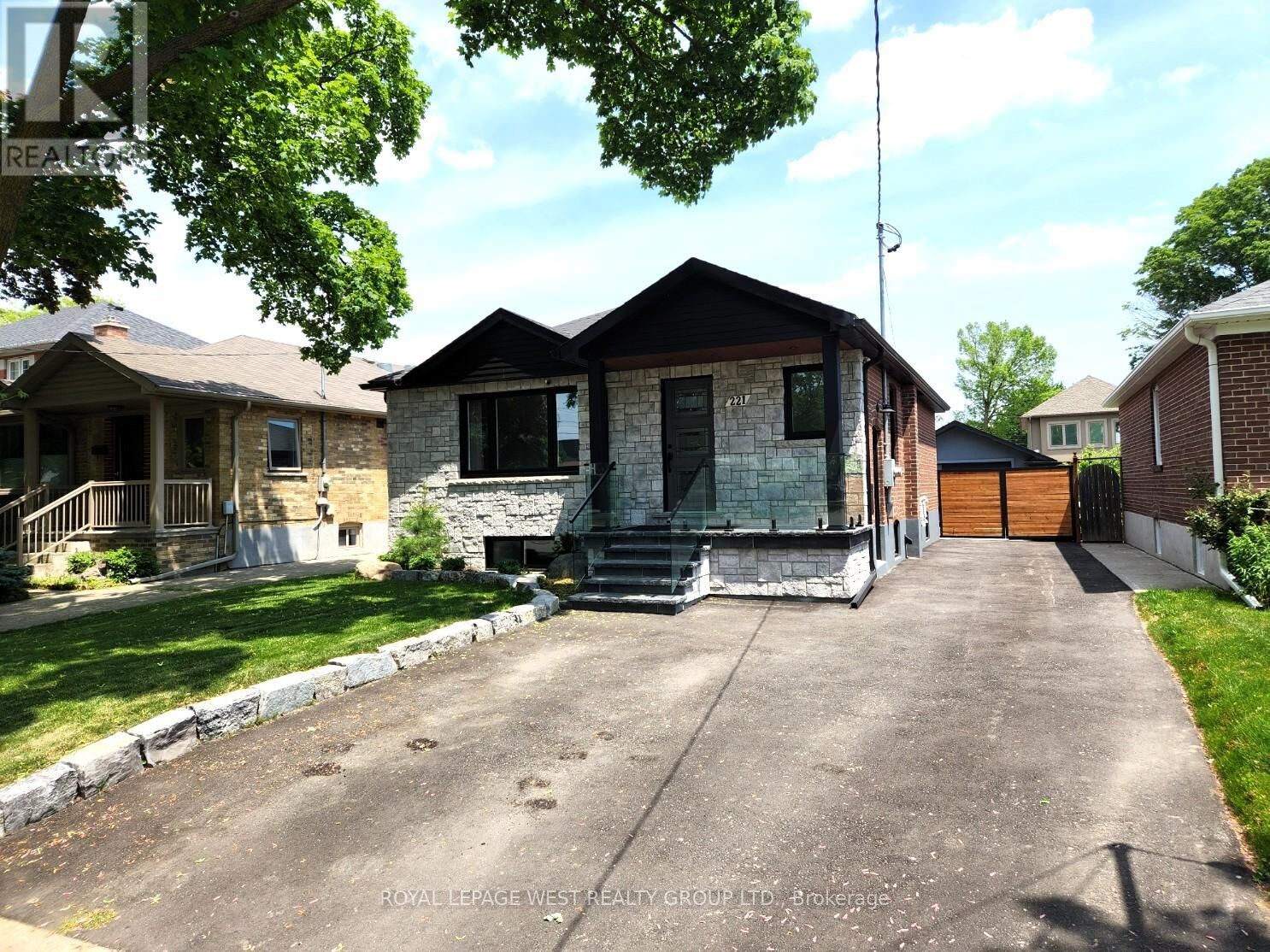 Property Photo: 221 Thirtieth Street Main Floor ON M8W 3C9