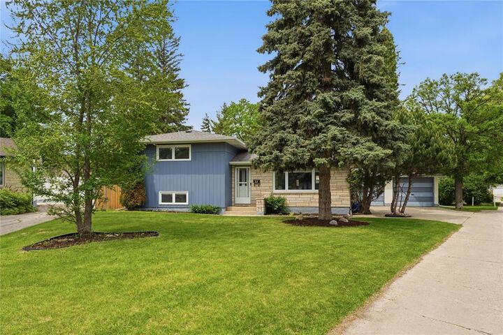 Property Photo:  33 Weaver Bay  MB R2M 2G5 