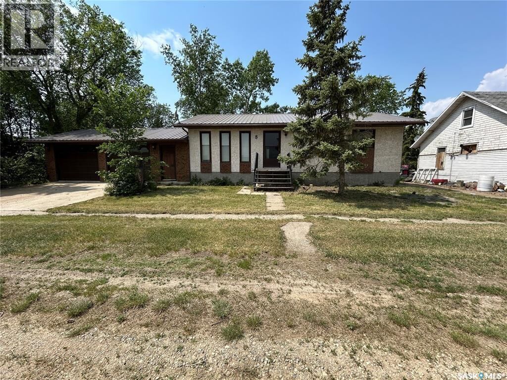 Property Photo: 8 McCulloch Street SK S0A 1N0