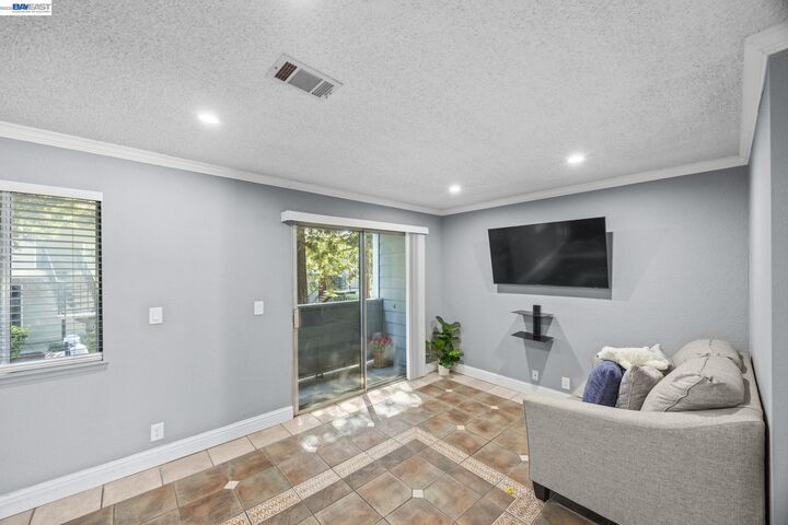 Property Photo:  29627 Desert Oak Ct Unit #26  CA 94544 