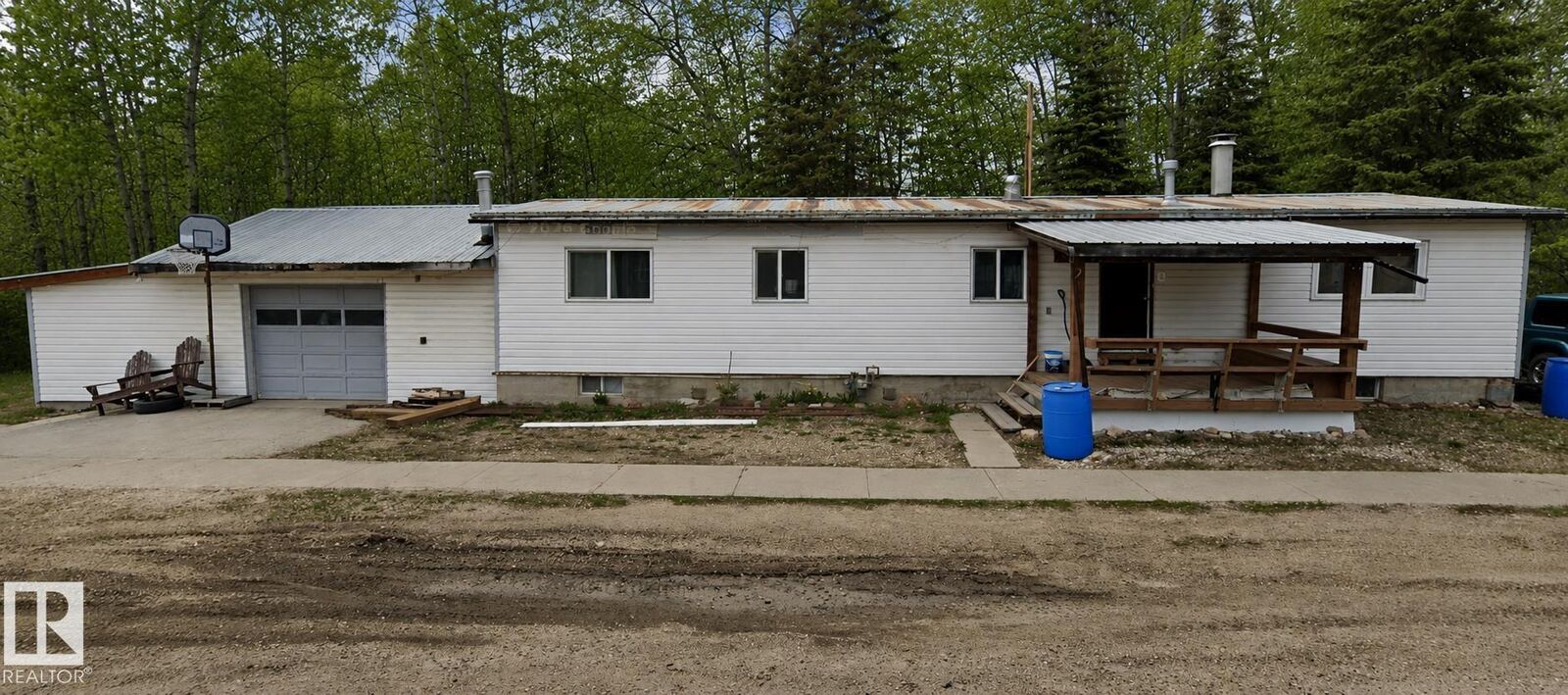 Property Photo:  5320 51 Street  AB T0C 0P0 