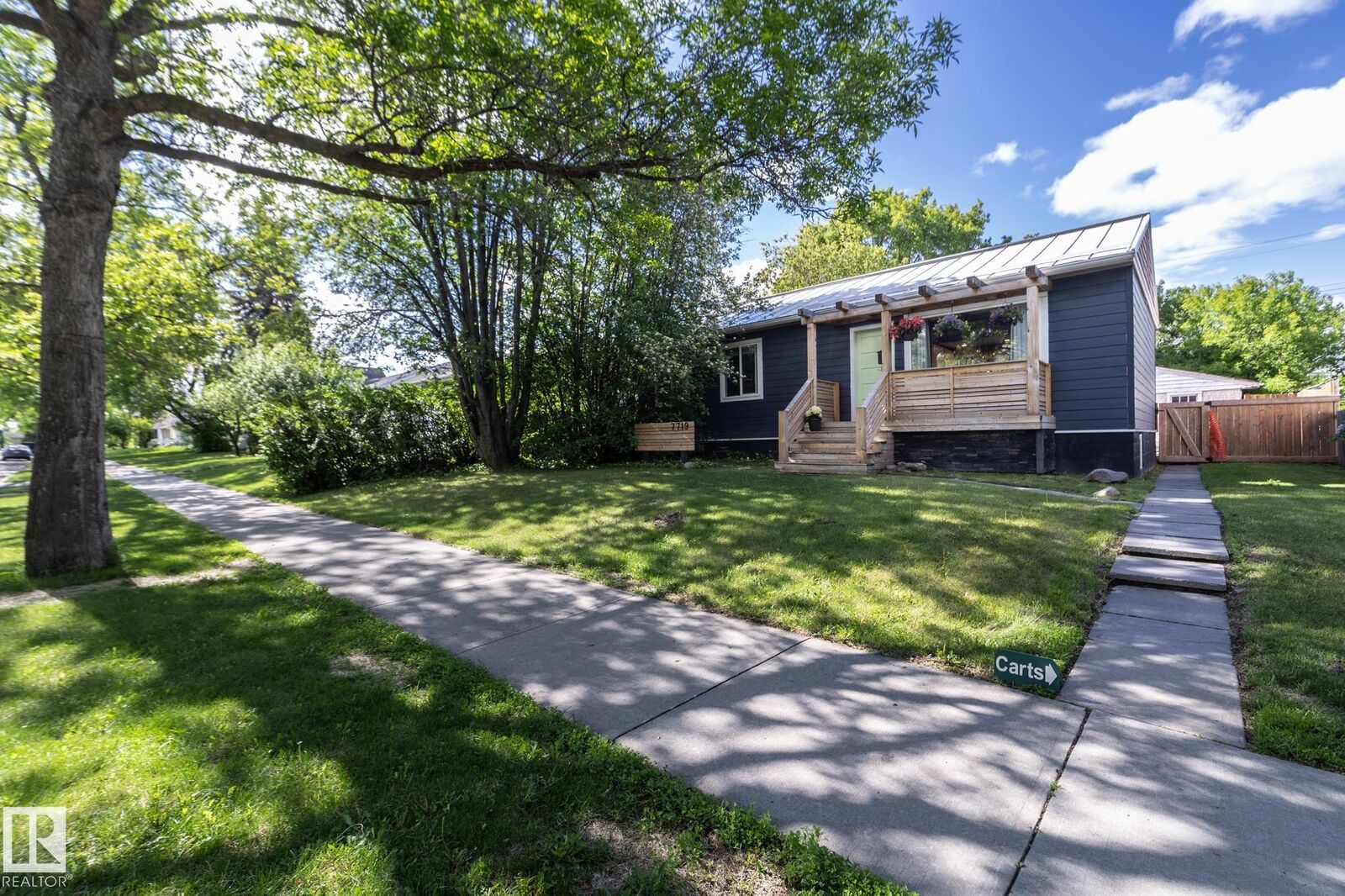 Property Photo:  7719 86 Avenue NW  AB T6C 1H6 