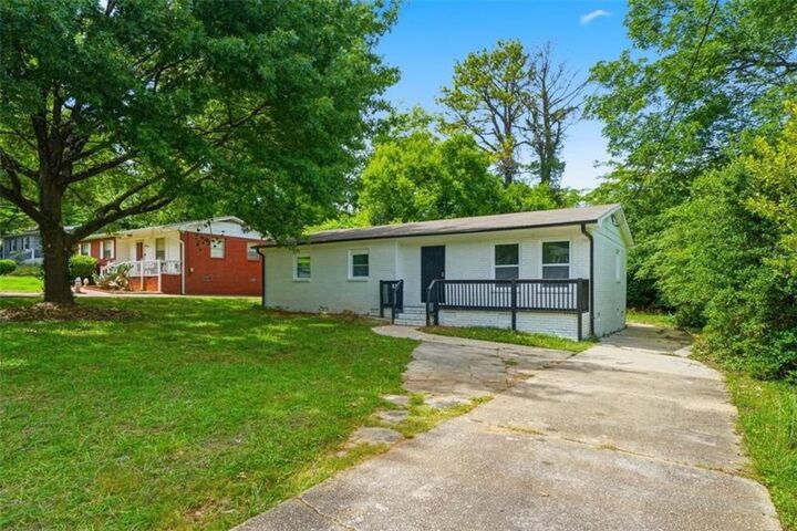 Property Photo: 1929 Bandera Drive GA 30032