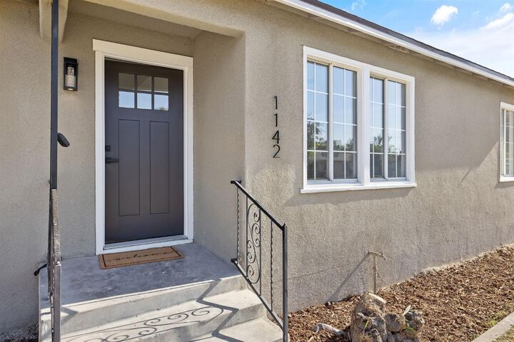 Property Photo: 1142 E Cornell Avenue CA 93704