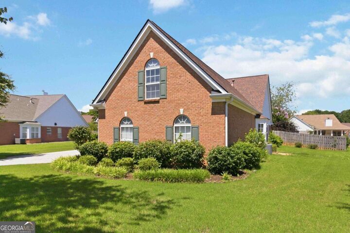 Property Photo: 512 Stoneland Place GA 30046