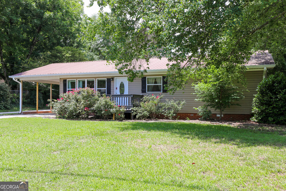 Property Photo: 303 Vickery Street GA 30643