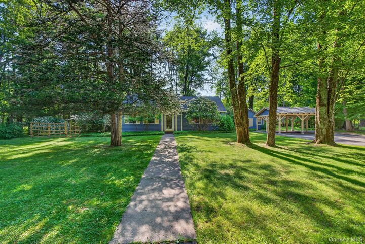 Property Photo:  18 Playhouse Lane  NY 12498 