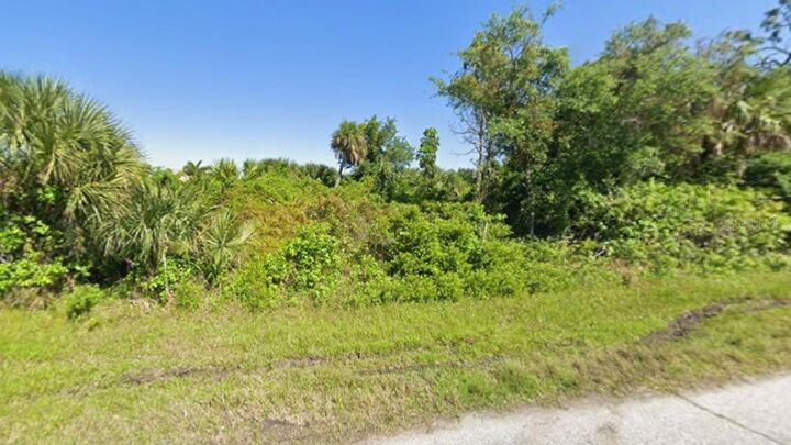 Property Photo: 3428 Lindgreen Street FL 33981