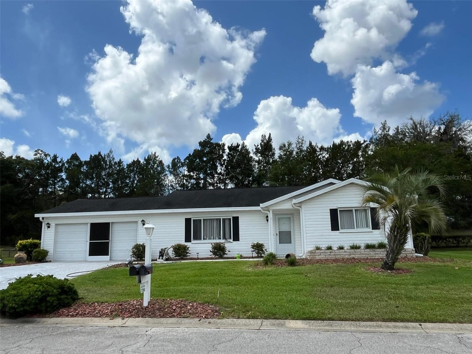 Property Photo: 17380 SE 98th Circle FL 34491